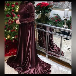 Customize velvet dress with belt wore it once